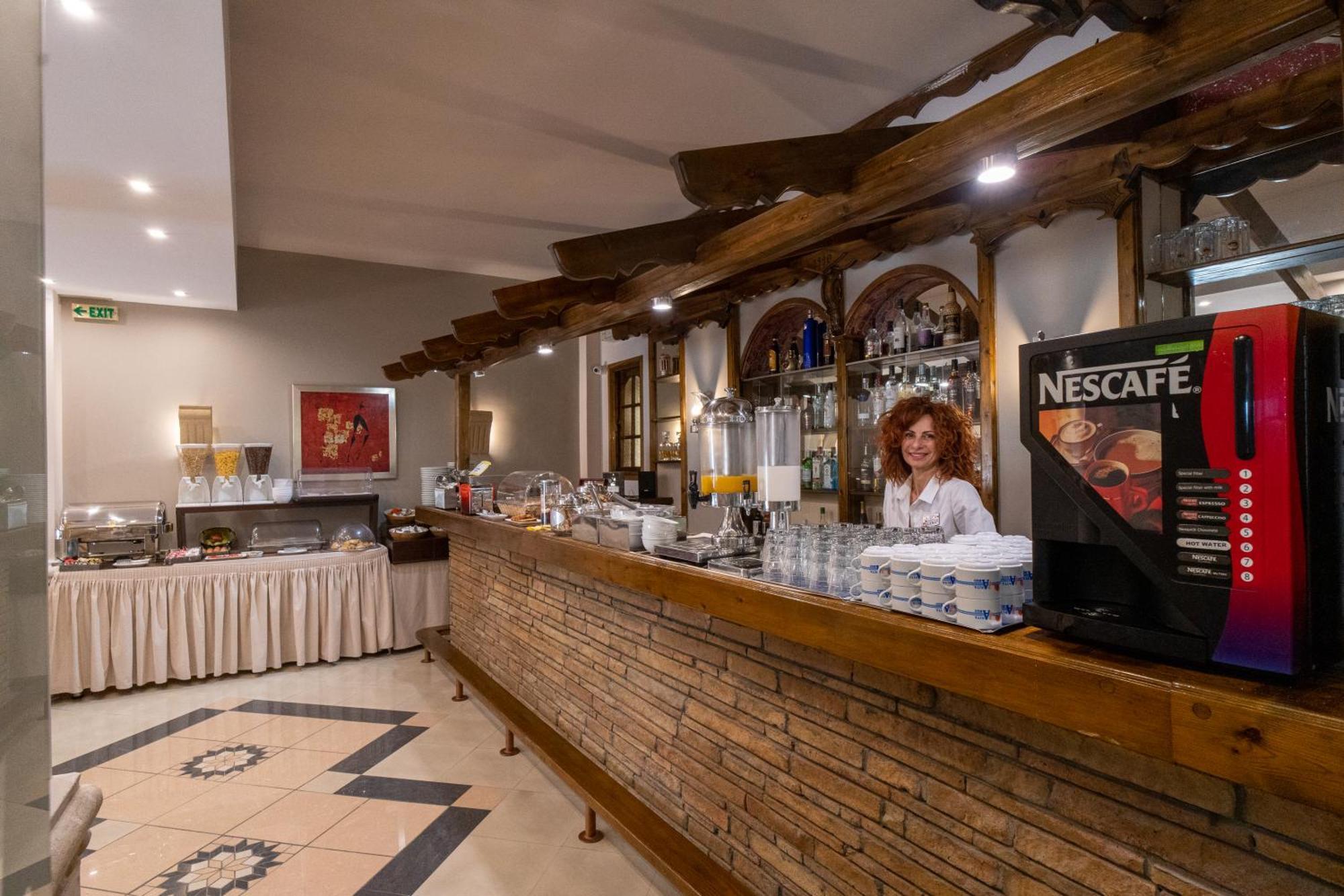 Argo Hotel بيرايوس المظهر الخارجي الصورة